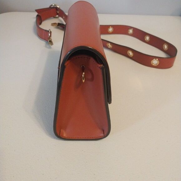 Charles & Keith Circular Buckle Crossbody Purse Bag Mauve Push Lock Closure - Picture 5 of 15